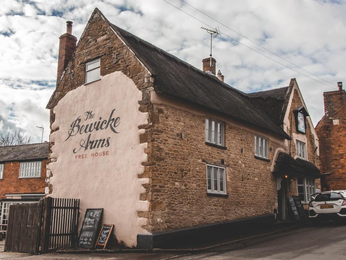 The Bewicke Arms Bed and Breakfast Hallaton Buitenkant foto